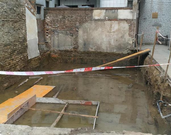 松木樁+筏板基礎才是基礎中的“戰斗機”,沒見過的朋友開開眼界