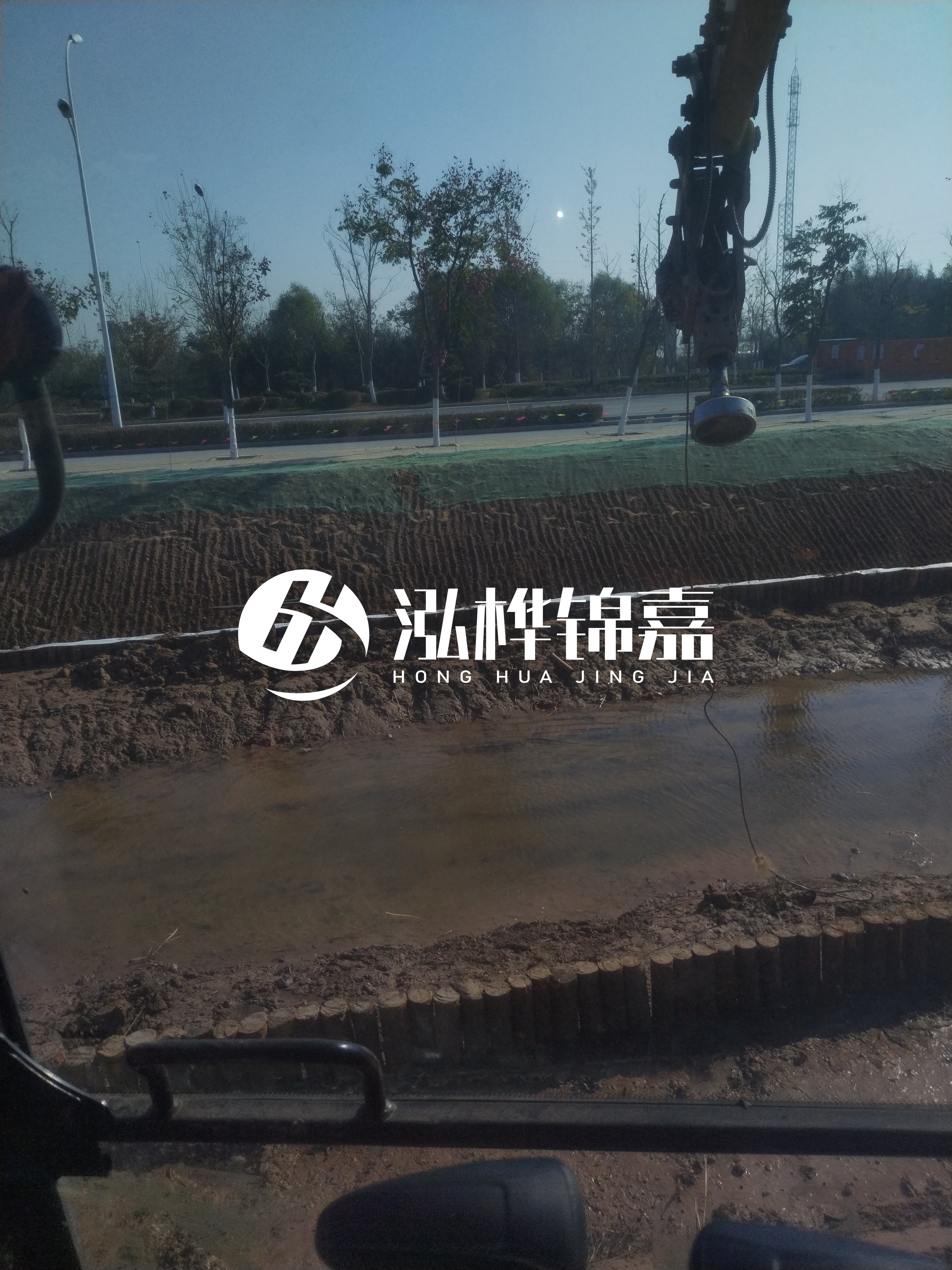 懷化松木樁源頭廠家-打河道木樁多少錢一米?