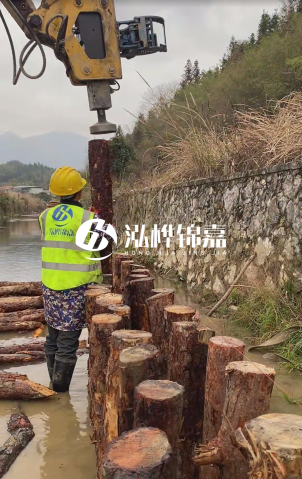 松木樁護坡如何維護以延長使用壽命?做防腐可以嗎?