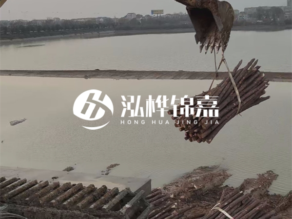 包工包料和清工施工哪種更劃算？1000根松木樁正常施工周期要多久？