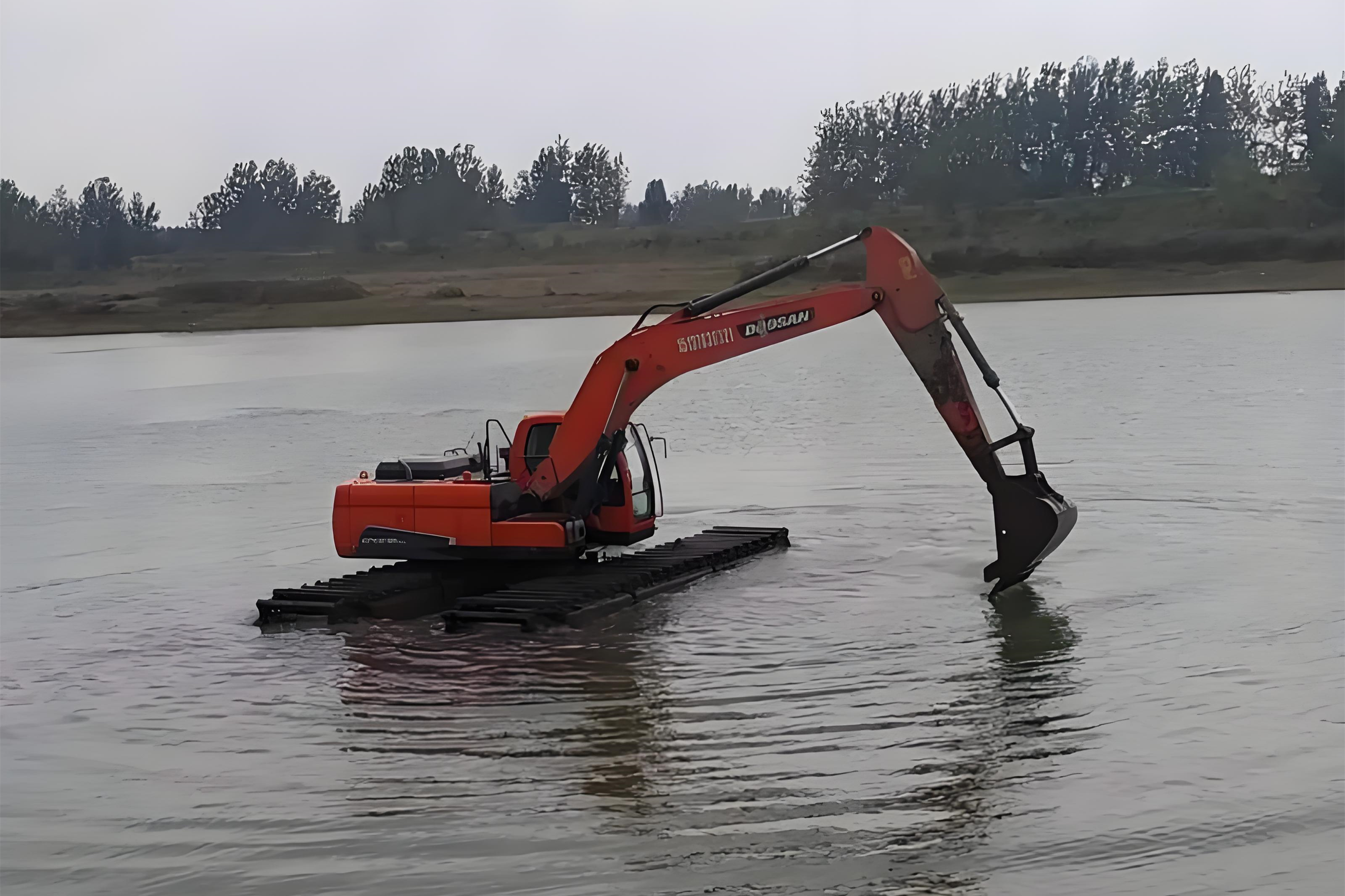 南昌水挖清淤團(tuán)隊(duì)泓樺錦嘉-大面積沼澤地清淤總價一般什么范圍?