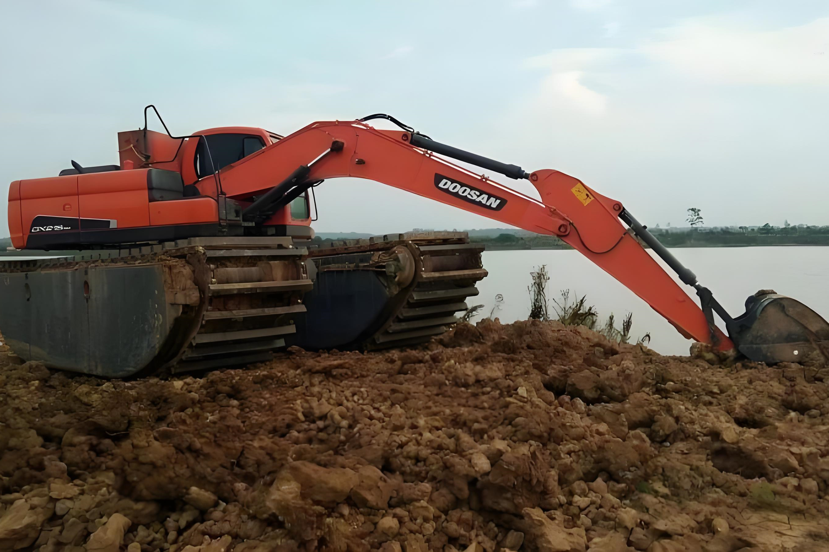 武漢水挖清淤團(tuán)隊(duì)泓樺錦嘉-水庫清淤一立方米的價格是多少??