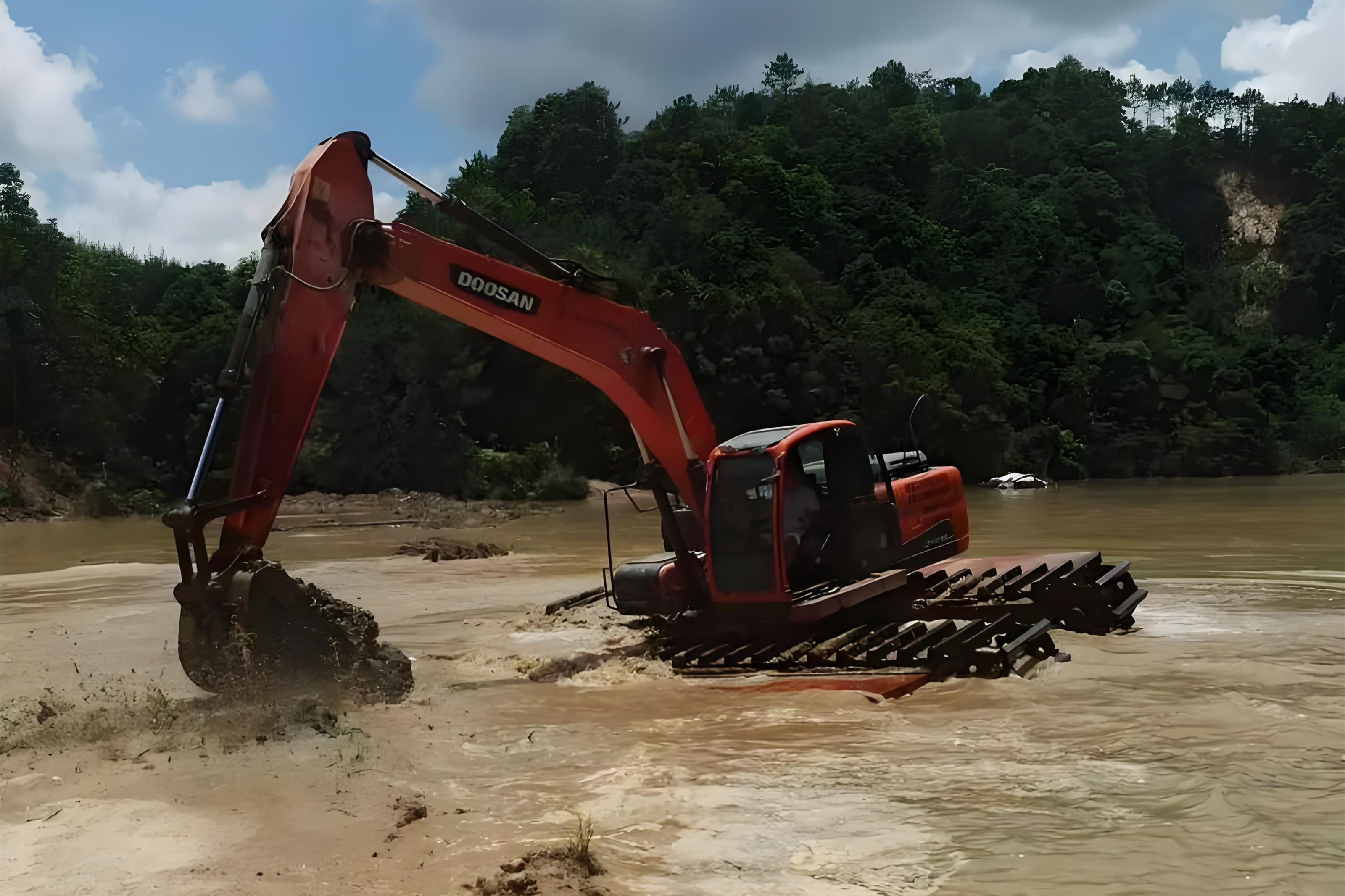 湖南長(zhǎng)沙挖機(jī)清淤施工隊(duì)-小河道清淤的費(fèi)用大概是多少錢一米?